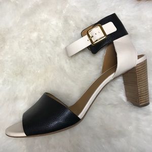 ⭐️CLEARANCE ⭐️Chloé Luxe White/Black Block Heel